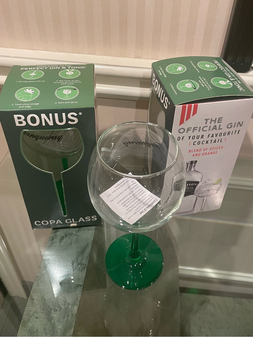 New in original boxes 2 Green Stem Copa Gin Glass - Branded